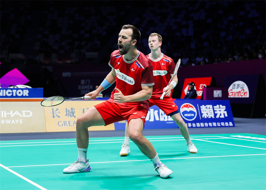 采取的类似 采取的类似