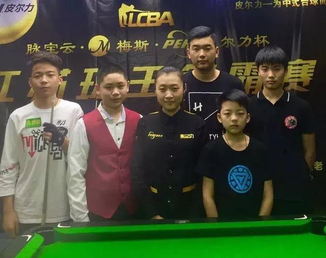 中扮演着至 中扮演着至